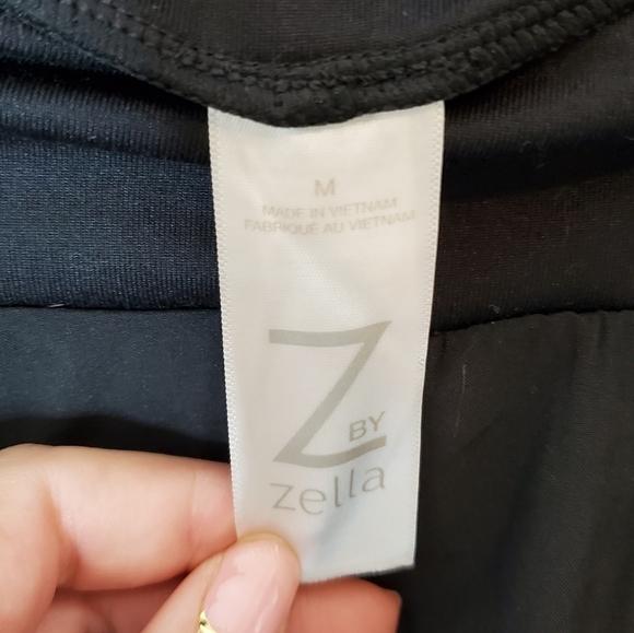 ZELLA Tennis Skort in Size Medium in Black Preloved. - Picture 5 of 7